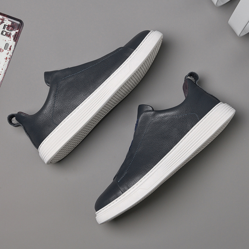Wells | Genuine Leather Sneaker