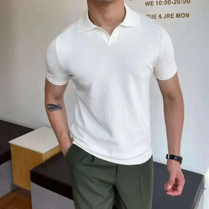 Aki | Minimalist Fitted T-Shirt